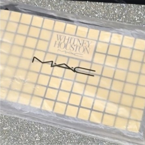 6pc. DISCONTINUED MAC × Whitney Houston Collection NIP - Picture 12 of 15